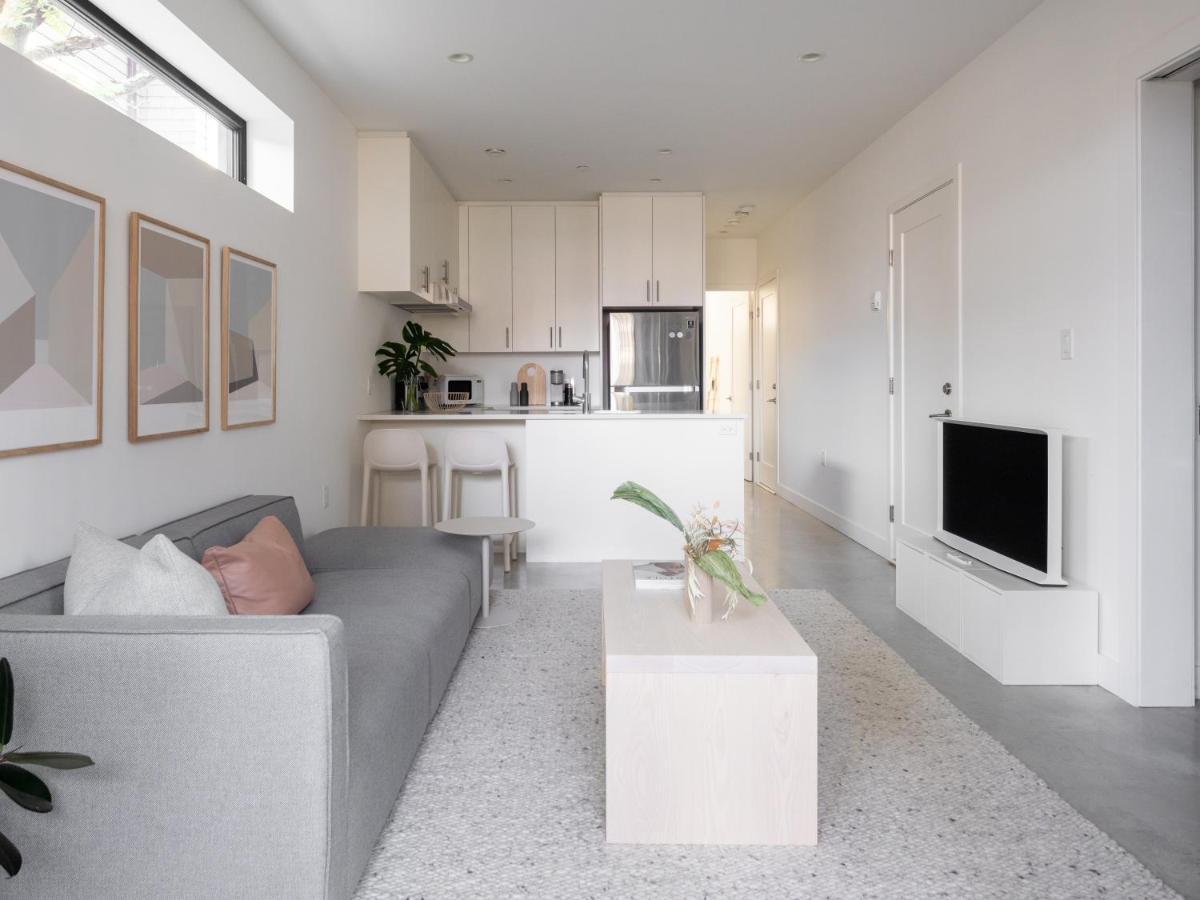 Welcome To Kinn Apartment - Lovely One Bedroom Vancouver Exterior photo